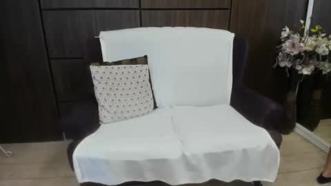 Dominna online show from October 22, 2025, 5:24 pm