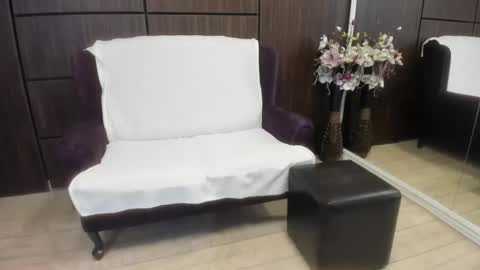 Dominna online show from October 25, 2025, 3:58 am