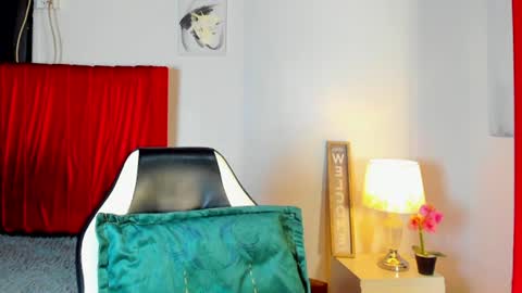 dominyck_ online show from June 17, 2026, 4:59 am