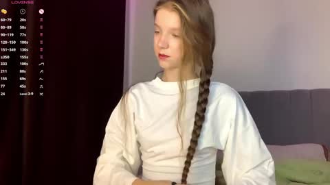 Snapshot of domitilabarrus chatting on April 30, 2026, 2:51 am Kira online show from April 30, 2026, 2:51 am