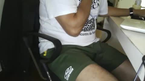 Snapshot of domruanjf chatting on October 9, 2025, 3:32 pm Dom Ruan CF online show from October 9, 2025, 3:32 pm