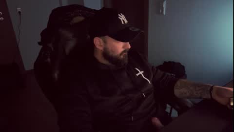 Snapshot of donchriiis chatting on February 10, 2026, 2:59 am donchriiis online show from February 10, 2026, 2:59 am
