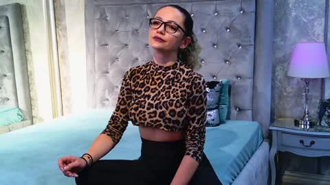Donna online show from December 17, 2024, 11:05 pm