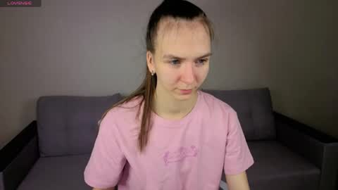 Donna Le online show from April 13, 2026, 1:44 am