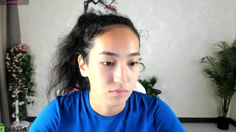 Aura online show from September 22, 2025, 3:41 am