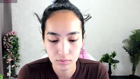 Aura online show from October 24, 2025, 2:08 am