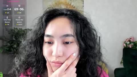 Aura online show from January 11, 2026, 2:05 am