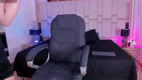 donnapeach online show from May 9, 2026, 3:56 am
