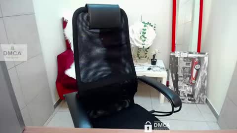 Snapshot of donnasia chatting on June 22, 2026, 10:56 am Sia online show from June 22, 2026, 10:56 am