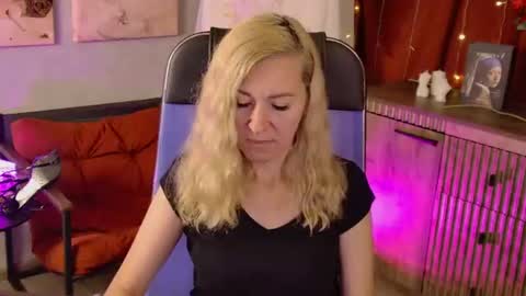 Donna online show from June 18, 2026, 8:02 pm