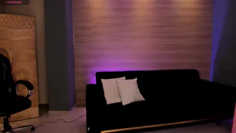 Snapshot of donnastonne chatting on October 28, 2025, 4:16 am Donna Stonne online show from October 28, 2025, 4:16 am