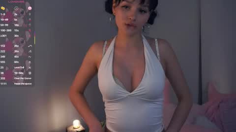 Victoria online show from May 25, 2026, 9:43 pm