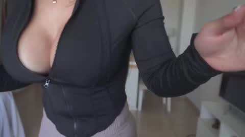 Donatella online show from October 21, 2025, 11:55 am