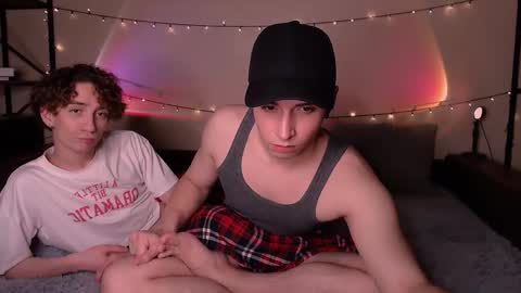 EliotKenny online show from December 19, 2025, 9:33 pm