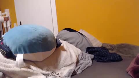 doomsy_minatozaki online show from December 15, 2024, 11:55 am