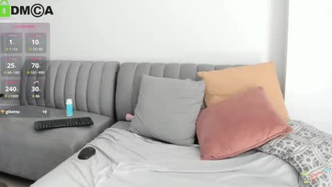 Snapshot of dopamine_for_you chatting on February 10, 2025, 6:24 pm Mike and Jack online show from February 10, 2025, 6:24 pm