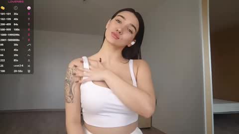 Jacqueline online show from April 16, 2026, 9:15 pm