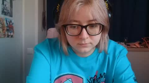 Lola online show from October 27, 2025, 7:12 am