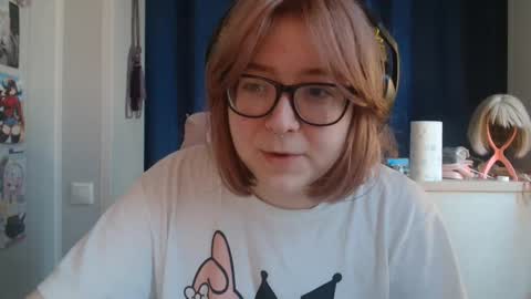 Lola online show from November 11, 2025, 7:30 am