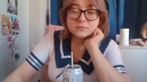 Lola online show from November 16, 2025, 7:25 am