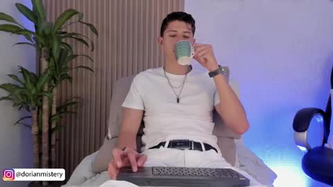 dorian_mystery online show from September 30, 2025, 1:10 am