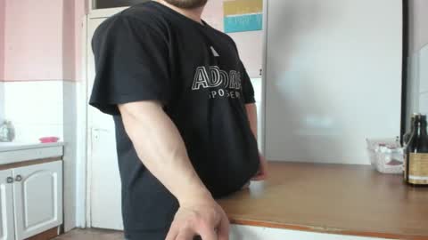 Snapshot of doriancretu95 chatting on May 4, 2026, 2:24 pm menu below online show from May 4, 2026, 2:24 pm
