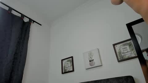 Dorian Fenix online show from December 18, 2025, 7:31 pm