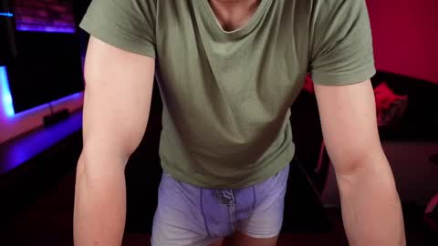 Snapshot of dorianreyes chatting on December 11, 2024, 11:43 pm Dorian Reyes online show from December 11, 2024, 11:43 pm