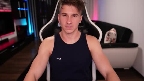 Snapshot of dorianreyes chatting on October 4, 2025, 10:30 pm Dorian Reyes online show from October 4, 2025, 10:30 pm