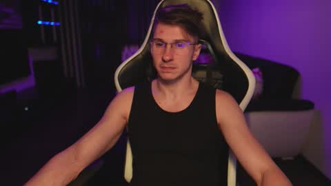 Dorian Reyes online show from November 7, 2025, 2:33 am