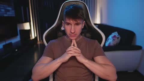 Dorian Reyes online show from November 10, 2025, 11:48 pm