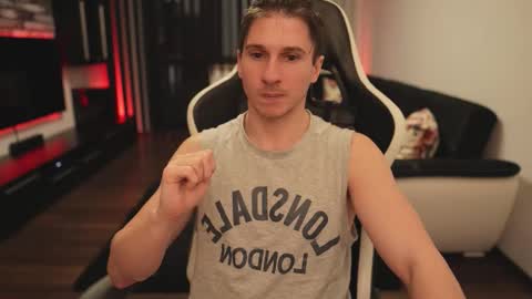 Dorian Reyes online show from February 4, 2026, 1:00 am