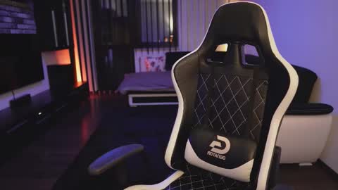 Dorian Reyes online show from February 19, 2026, 11:34 pm