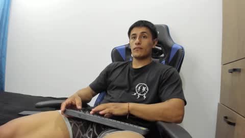 Snapshot of dorman_boy chatting on November 3, 2025, 2:35 am dorman_boy online show from November 3, 2025, 2:35 am