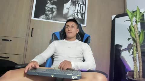dorman_boy online show from May 12, 2026, 12:41 am