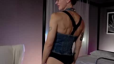 Snapshot of dorothy_meyer chatting on October 15, 2025, 12:38 pm Dorothy Next stream on Monday at 3am-9am online show from October 15, 2025, 12:38 pm