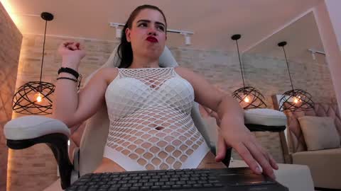 Snapshot of dorothy_vegga chatting on December 16, 2024, 3:51 am DOROTHY online show from December 16, 2024, 3:51 am