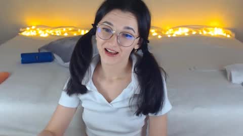 Snapshot of dorotty_ chatting on December 3, 2024, 12:35 am Your Dorotty online show from December 3, 2024, 12:35 am