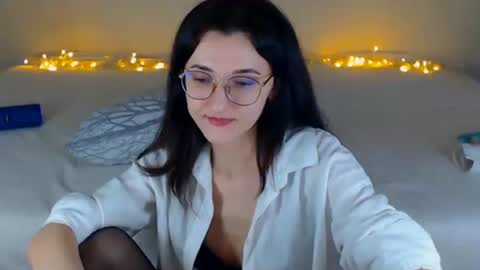 Snapshot of dorotty_ chatting on March 5, 2025, 12:59 am Your Dorotty online show from March 5, 2025, 12:59 am