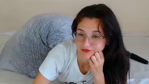 Snapshot of dorotty_ chatting on September 18, 2025, 1:40 am Your Dorotty online show from September 18, 2025, 1:40 am