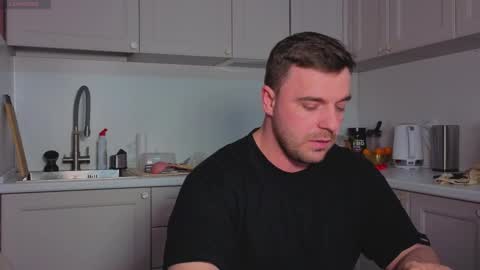 Sasha online show from November 30, 2025, 4:11 pm