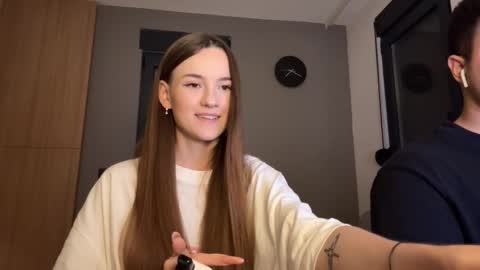 Snapshot of double_sun chatting on October 16, 2025, 6:20 pm Alice and Mark online show from October 16, 2025, 6:20 pm