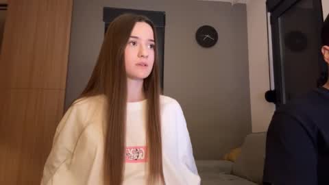 Snapshot of double_sun chatting on October 19, 2025, 10:32 pm Alice and Mark online show from October 19, 2025, 10:32 pm