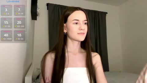 Snapshot of double_sun chatting on April 10, 2026, 8:13 pm Alice and Mark online show from April 10, 2026, 8:13 pm
