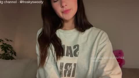 Lana  Eva  dont forget to give us a thumb up online show from June 3, 2026, 3:28 pm