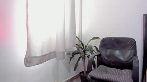 Isabella and Alessandro online show from March 23, 2026, 3:16 pm