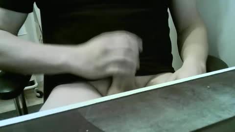 doudoudou online show from October 27, 2025, 7:51 pm