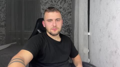 douglas_666 online show from October 25, 2025, 7:19 pm