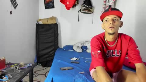 douglas_gallegos online show from February 13, 2026, 9:33 pm