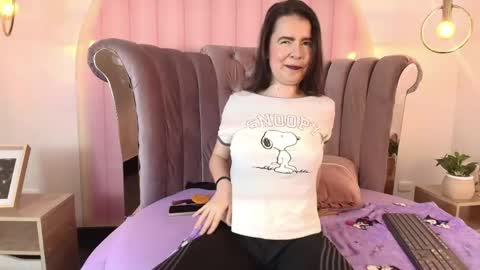 dovemullerr2 online show from May 12, 2026, 9:01 pm